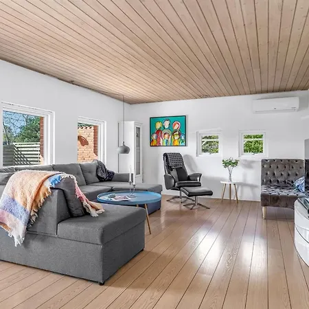 Iara - 500m From The Sea By Interhome *