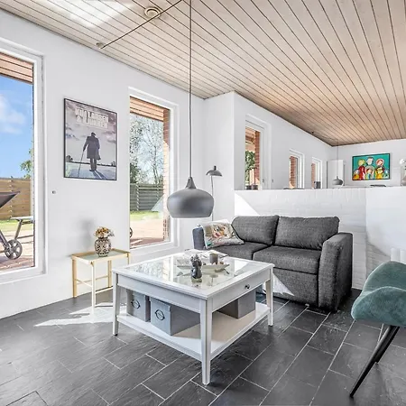 Holiday home Iara - 500m From The Sea By Interhome